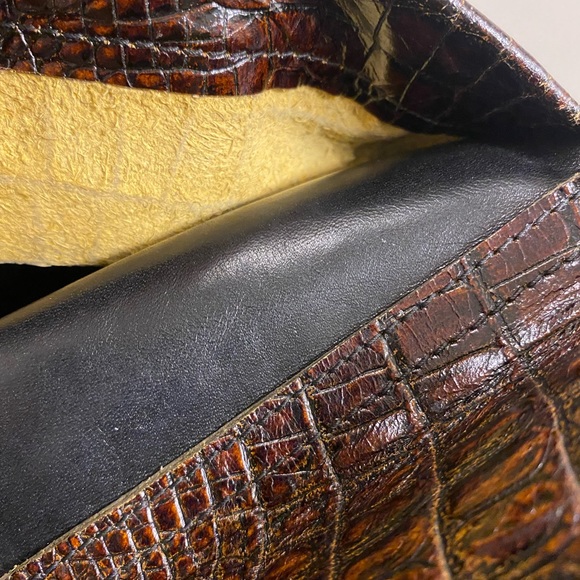 Beautiful Handcrafted Flap Crossbody Bag - Picture 16 of 16